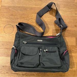 Large grey baggalini cross body in great shape